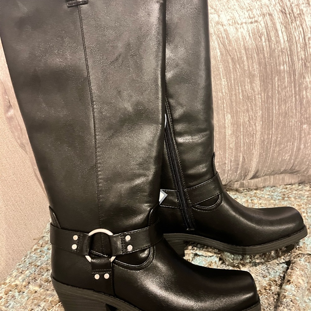 Black New Universal thread Women’s Oakley Harness Boots